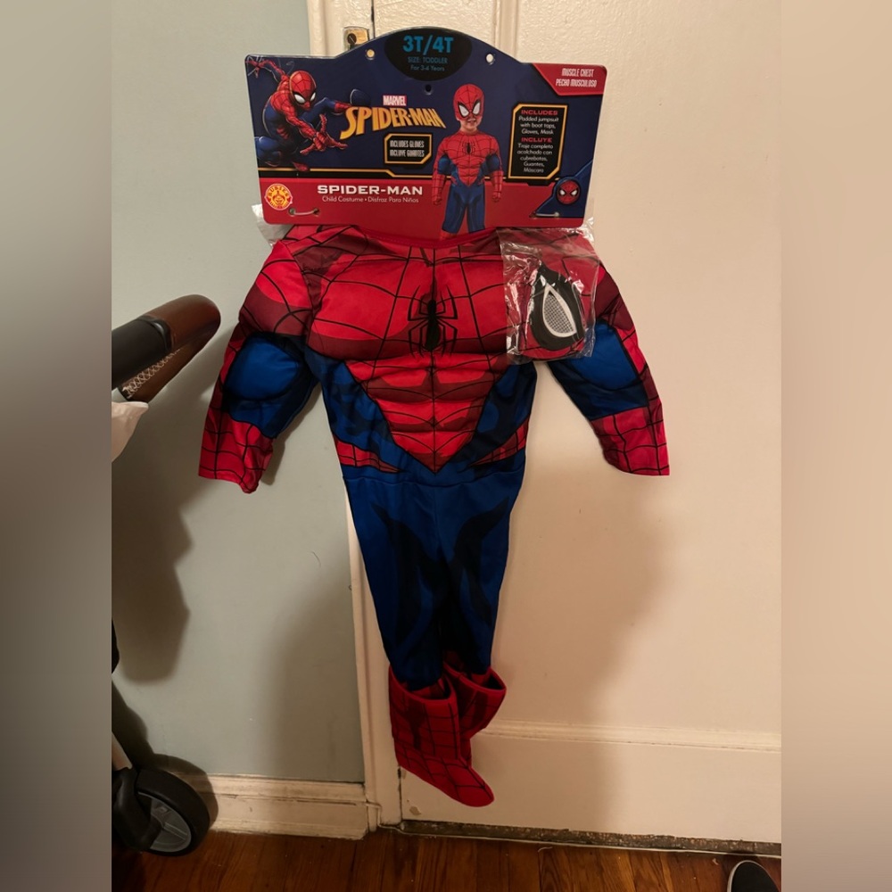 Brand new size 3-4T spiderman costume